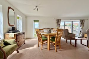 21' Lounge/Dining Room- click for photo gallery